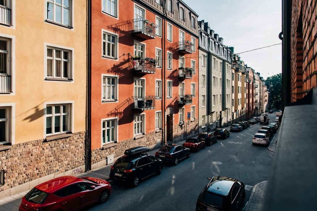 Fasadputsning flerbostadshus. Enskede Stureby